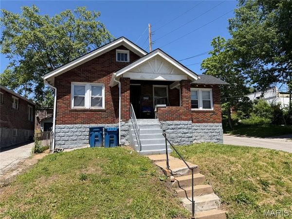 4325 Rosewood Avenue , Pine Lawn, MO 63120
