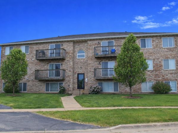 565 N Strack Street, Unit 302, Cortland, IL 60112