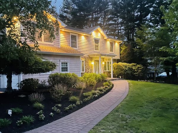 4 Crabapple Court, Mount Sinai, NY 11766