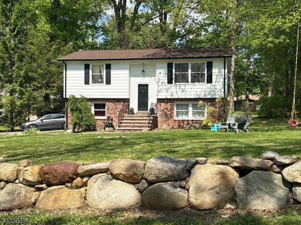 19 Circle Dr, West Milford, NJ 07438