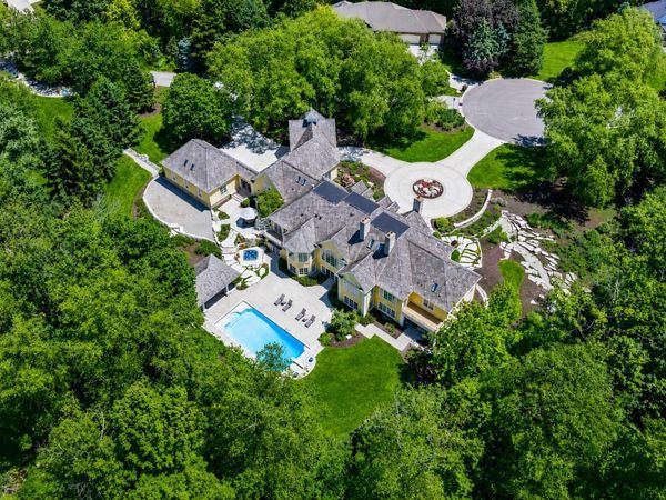 6029 Hillsborough Court SW, Grandville, MI 49418