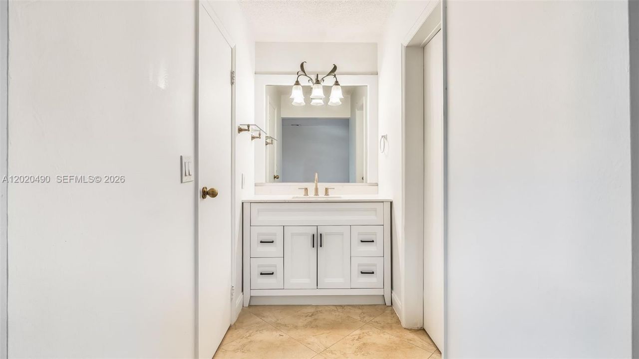 500 NW 96th Ter, Pembroke Pines, FL 33024 Photo