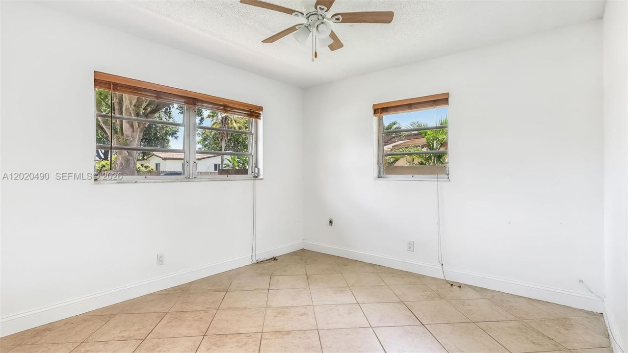 500 NW 96th Ter, Pembroke Pines, FL 33024 Photo