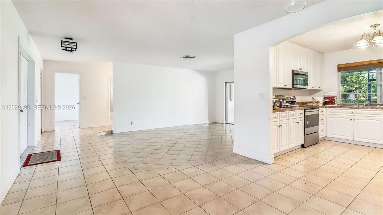 500 NW 96th Ter, Pembroke Pines, FL 33024 Photo