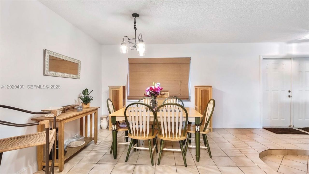 500 NW 96th Ter, Pembroke Pines, FL 33024 Photo
