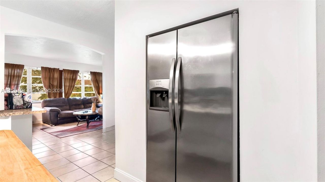 500 NW 96th Ter, Pembroke Pines, FL 33024 Photo