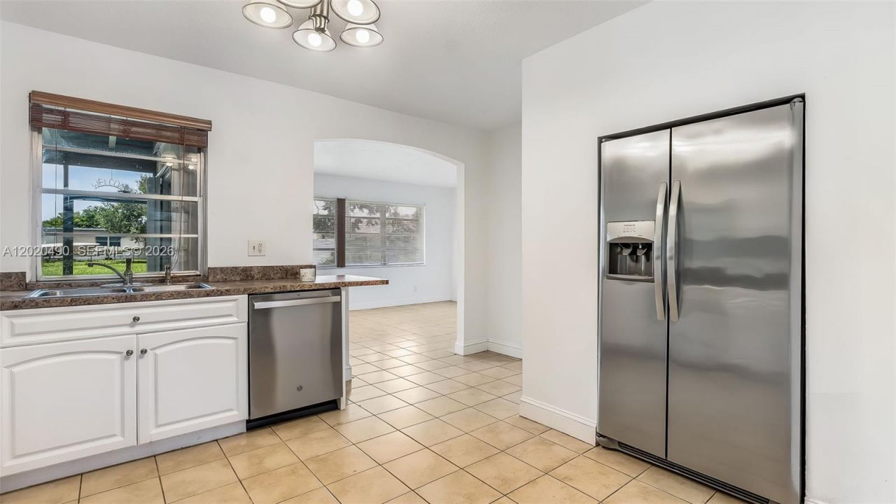 500 NW 96th Ter, Pembroke Pines, FL 33024 Photo