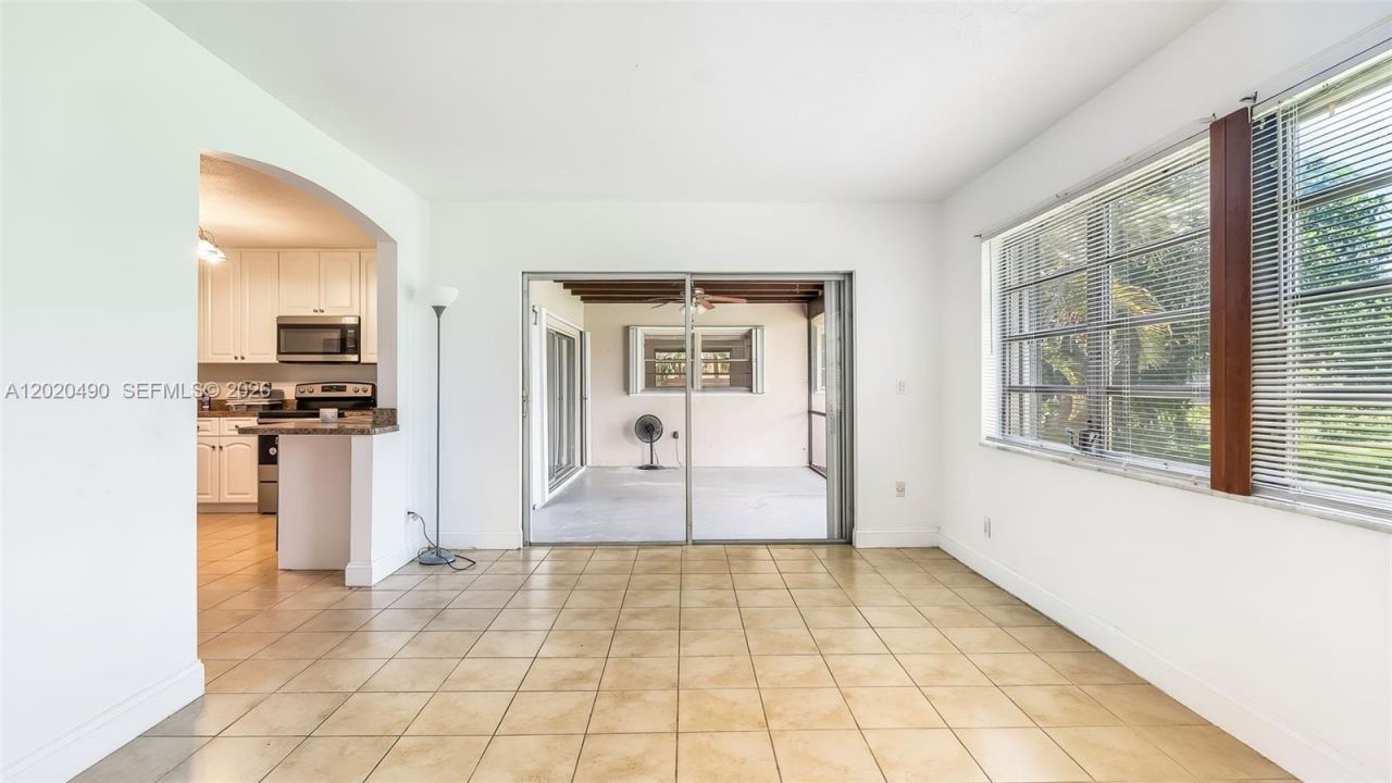 500 NW 96th Ter, Pembroke Pines, FL 33024 Photo