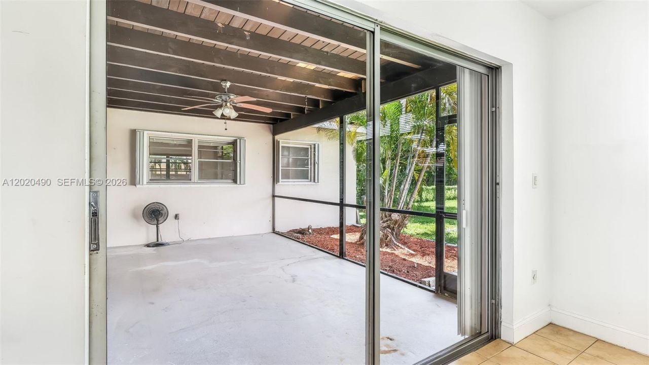 500 NW 96th Ter, Pembroke Pines, FL 33024 Photo