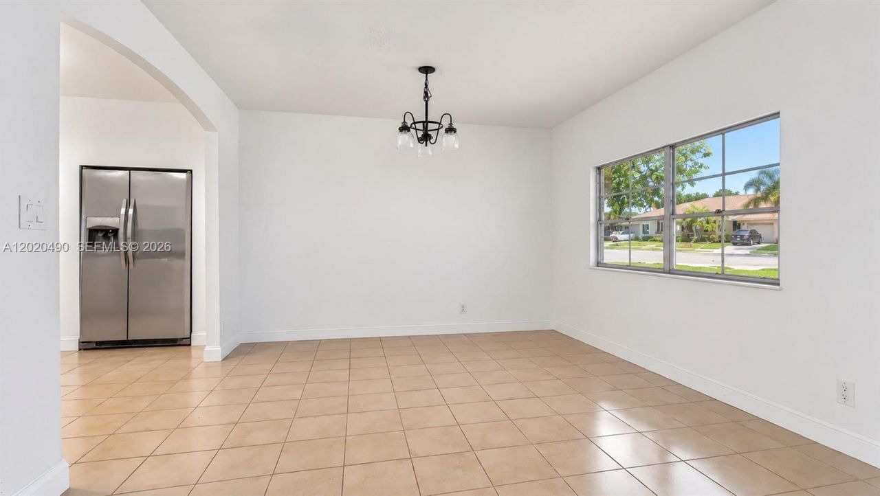 500 NW 96th Ter, Pembroke Pines, FL 33024 Photo