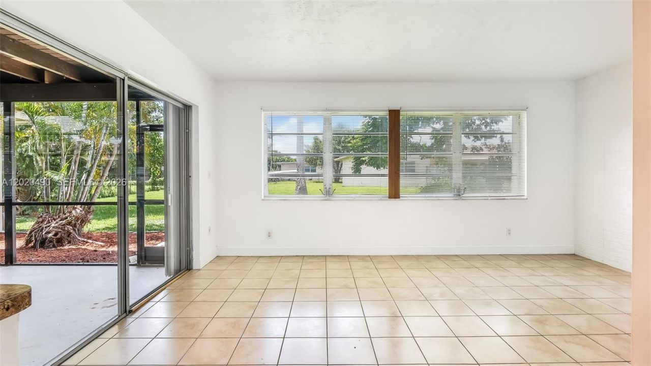 500 NW 96th Ter, Pembroke Pines, FL 33024 Photo
