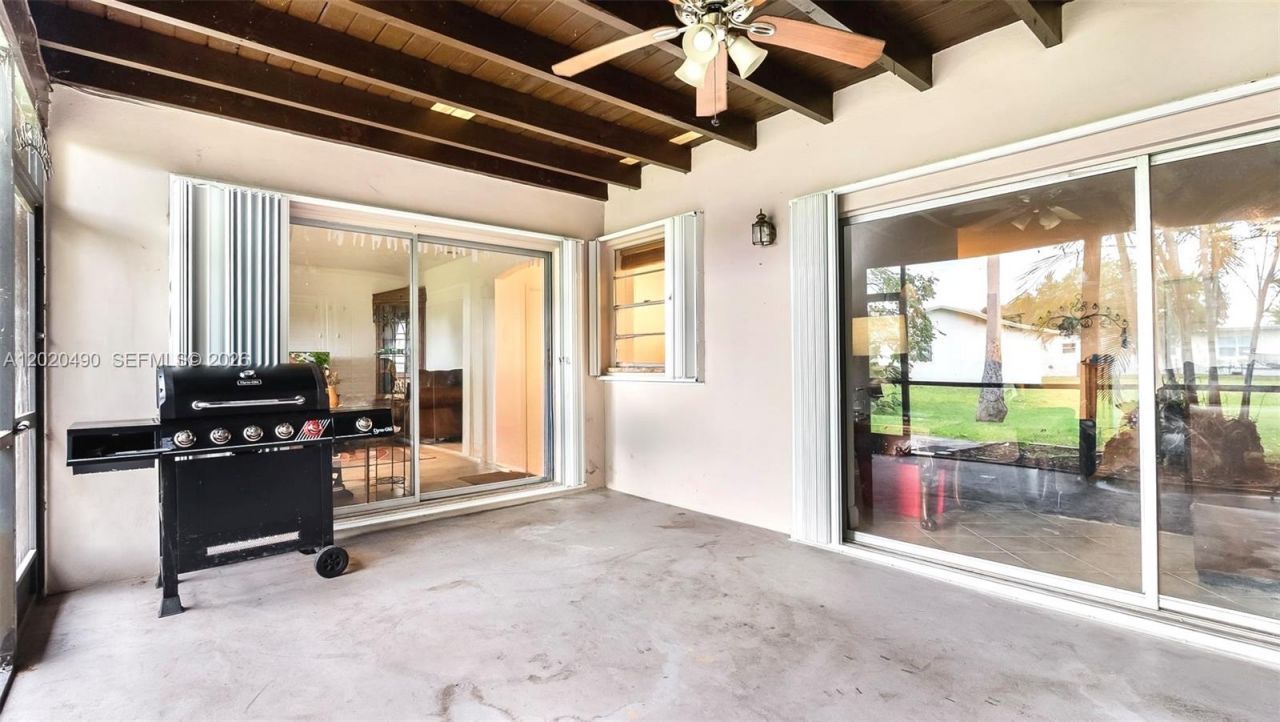 500 NW 96th Ter, Pembroke Pines, FL 33024 Photo
