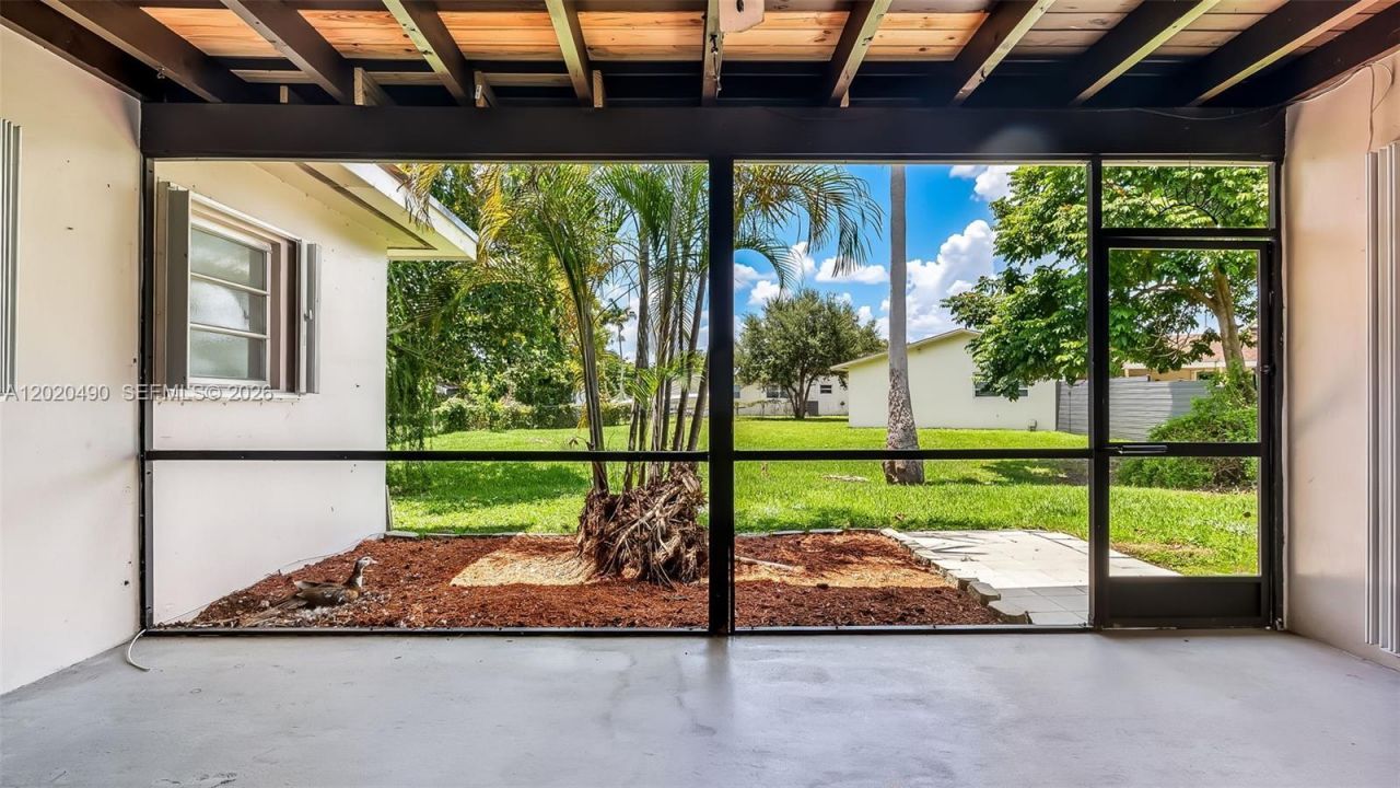 500 NW 96th Ter, Pembroke Pines, FL 33024 Photo