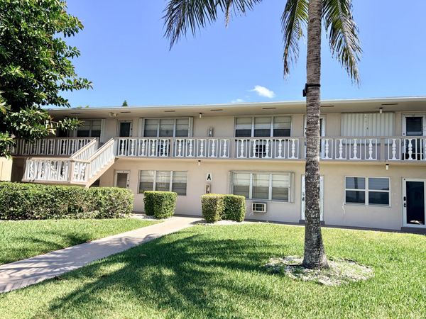 14 Easthampton A, West Palm Beach, FL 33417