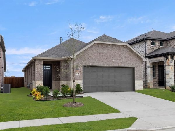 5915 Laurel Lake Lane, Pilot Point, TX 76258