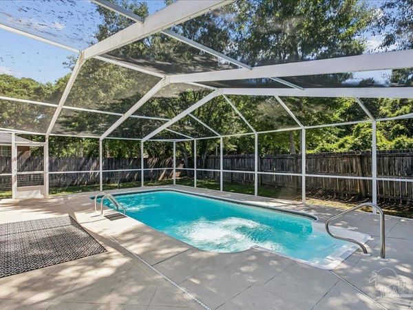 1374 Mazurek Blvd, Pensacola, FL 32514