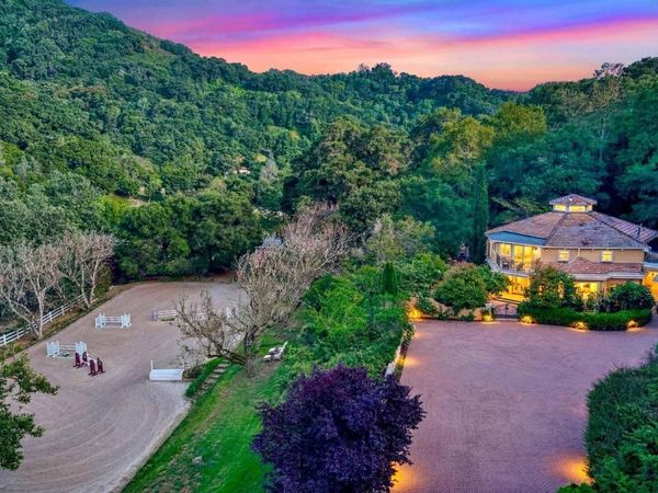 35655 Palomares Rd, Castro Valley, CA 94552