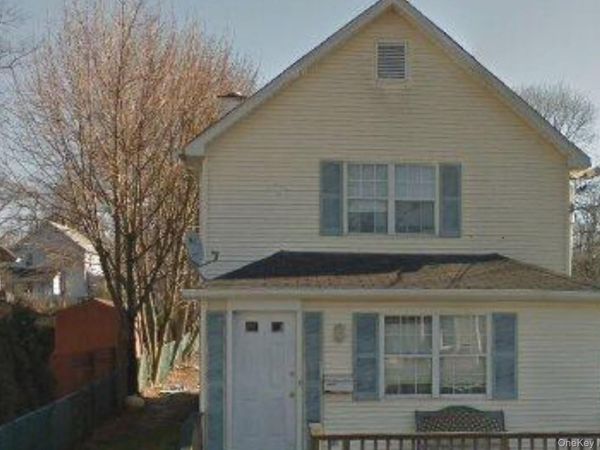 39 Virginia Avenue , Huntington, NY 11743