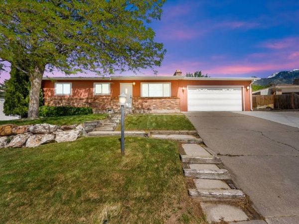 9325 QUAIL HOLLOW CIR , Sandy, UT 84093