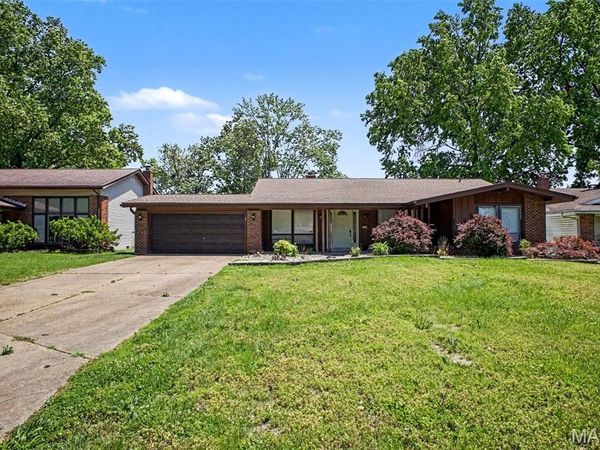7430 Sir Lords Lane , Hazelwood, MO 63042