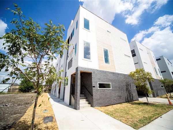 236 Urbane Crest Drive, Fort Worth, TX 76107