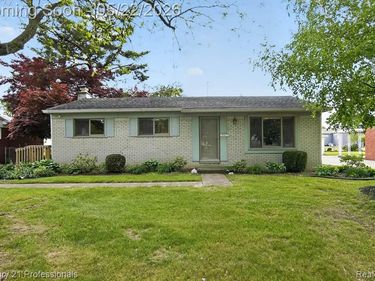 14425 Stonehouse Avenue, Livonia, MI 48154