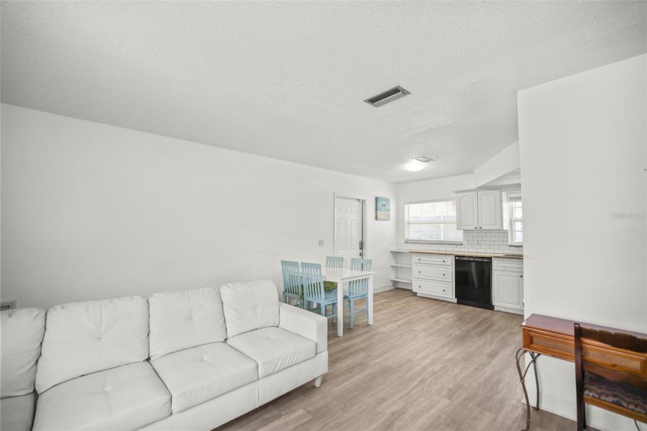 7743 39th Terrace N, Saint Petersburg, FL 33709 Photo