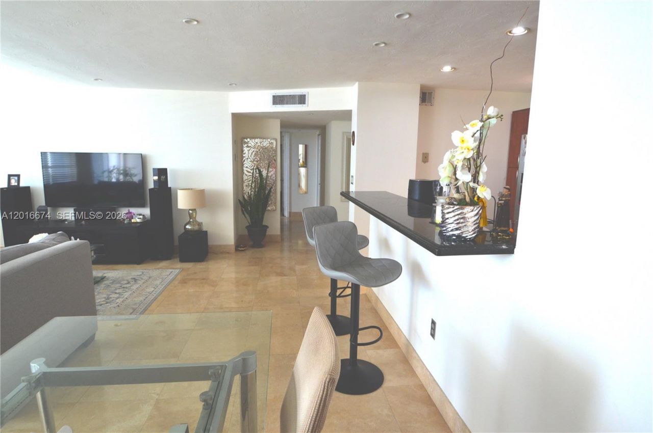 2780 NE 183rd St , Unit PH04, Aventura, FL 33160 Photo