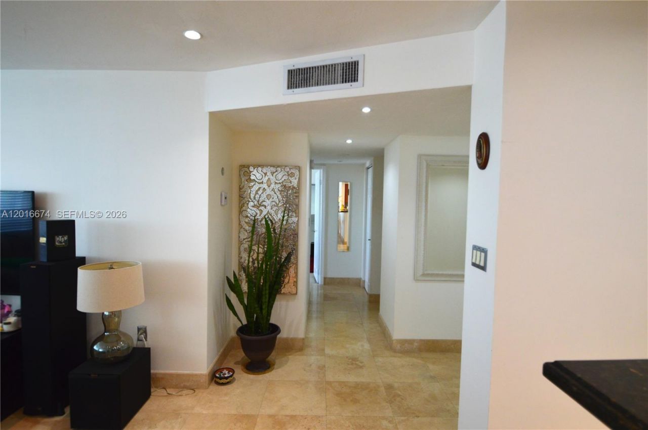 2780 NE 183rd St , Unit PH04, Aventura, FL 33160 Photo