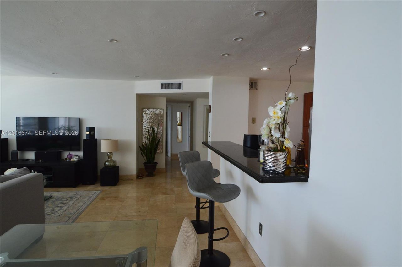 2780 NE 183rd St , Unit PH04, Aventura, FL 33160 Photo
