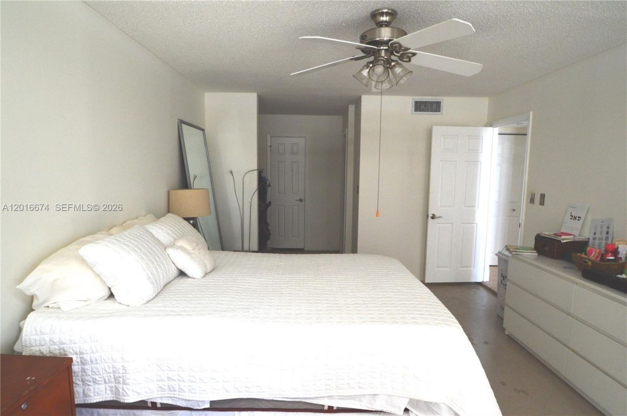 2780 NE 183rd St , Unit PH04, Aventura, FL 33160 Photo