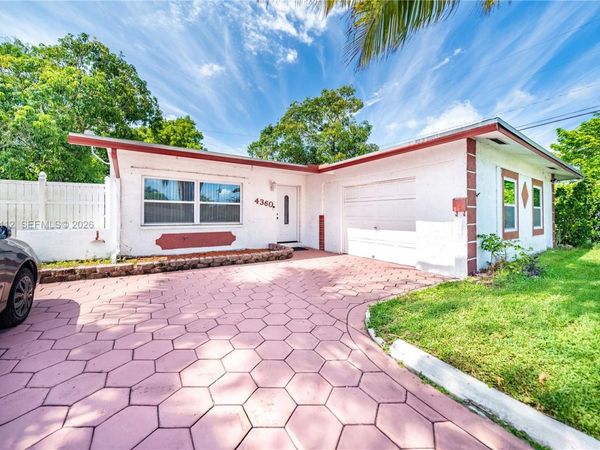 4360 NW 32nd Ct , Lauderdale Lakes, FL 33319