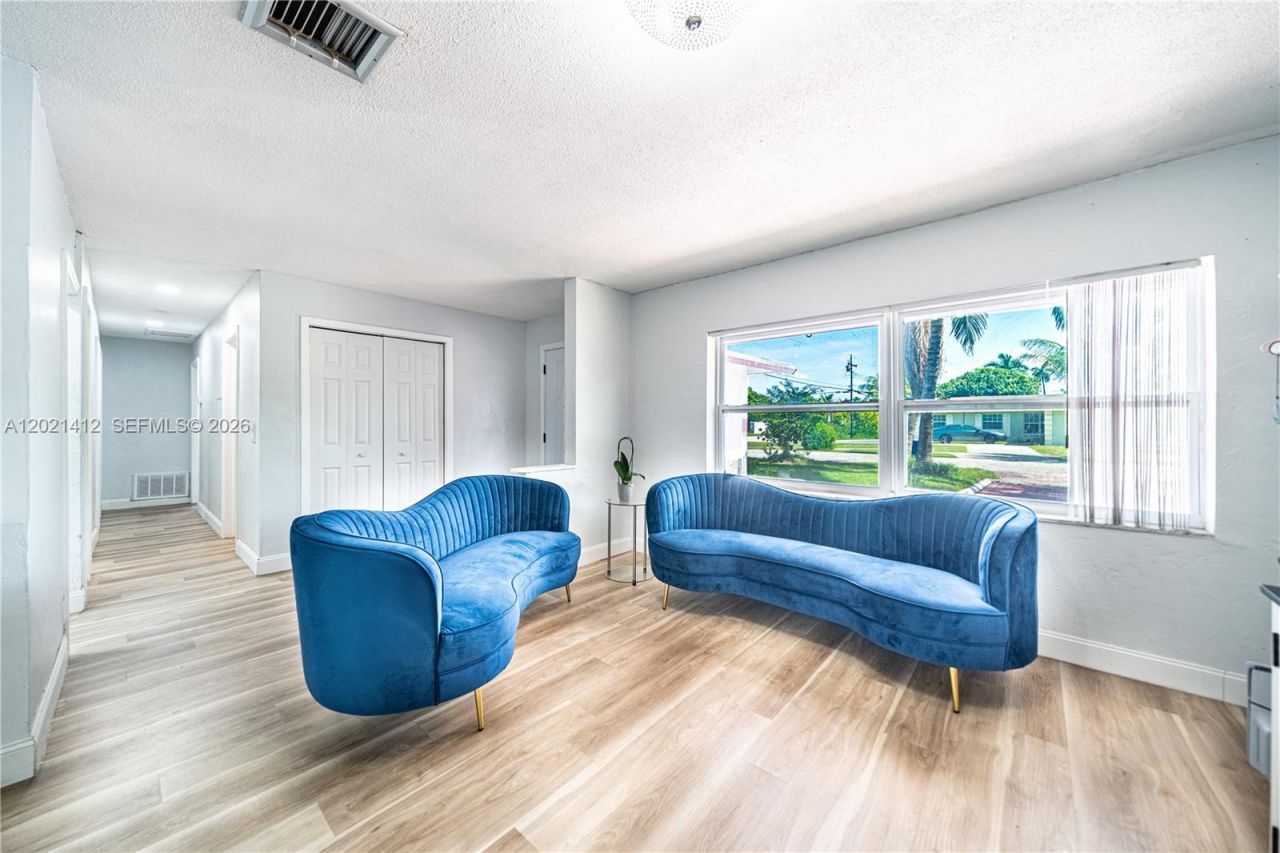 4360 NW 32nd Ct , Lauderdale Lakes, FL 33319 Photo