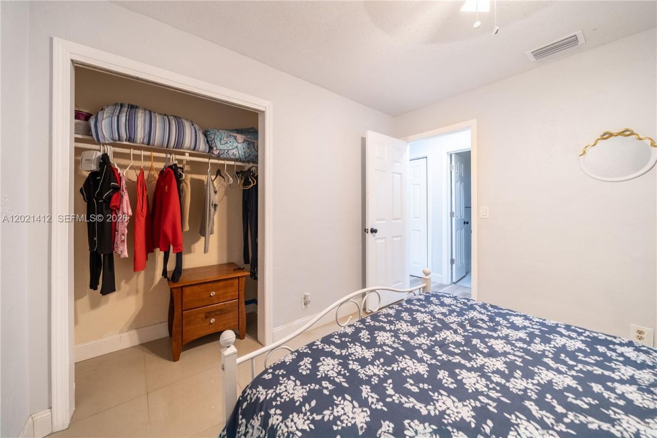 4360 NW 32nd Ct , Lauderdale Lakes, FL 33319 Photo