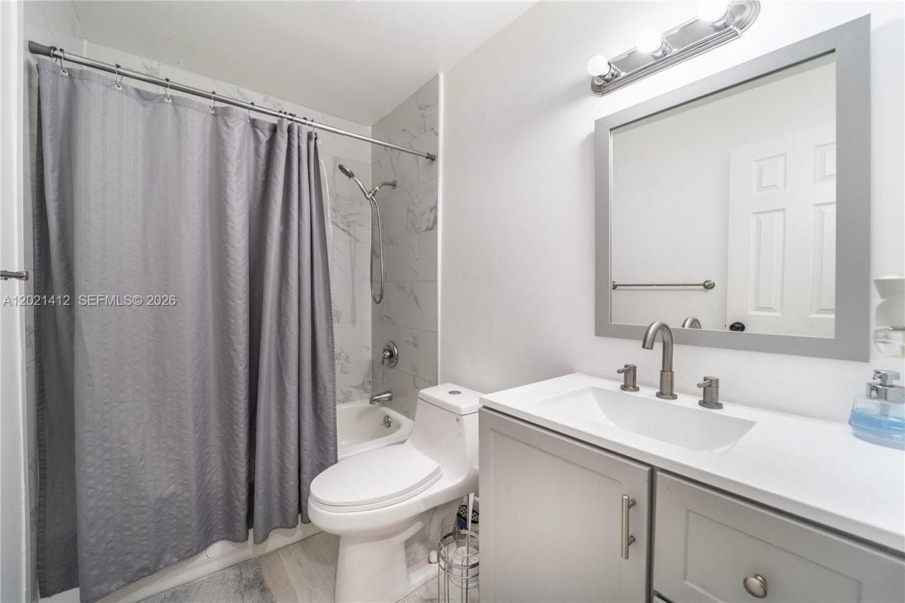 4360 NW 32nd Ct , Lauderdale Lakes, FL 33319 Photo