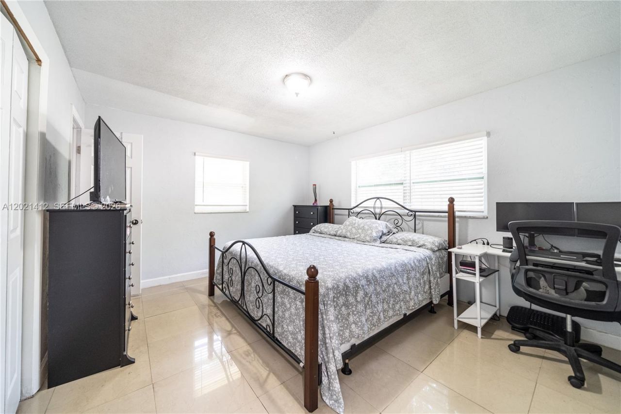 4360 NW 32nd Ct , Lauderdale Lakes, FL 33319 Photo