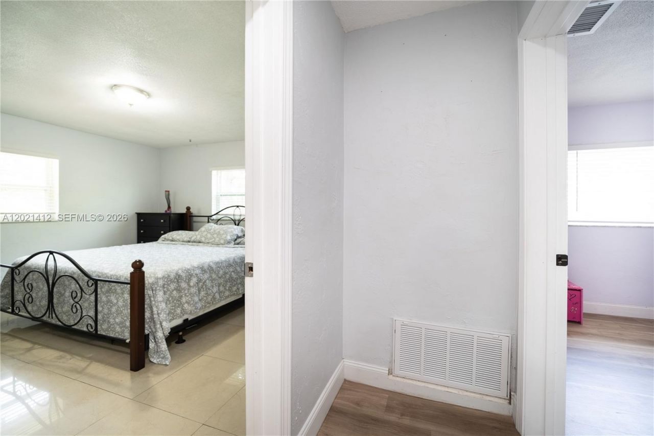 4360 NW 32nd Ct , Lauderdale Lakes, FL 33319 Photo