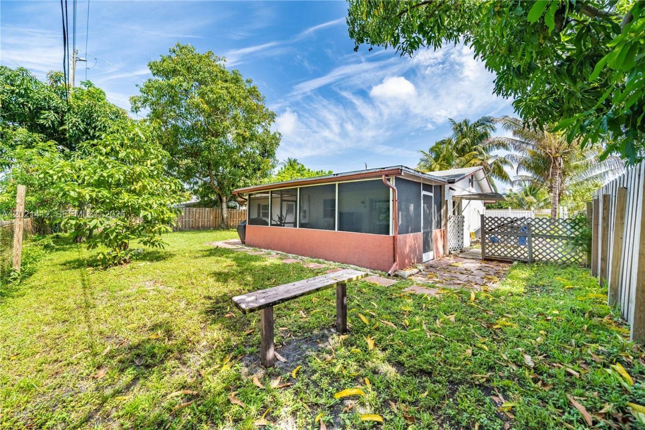 4360 NW 32nd Ct , Lauderdale Lakes, FL 33319 Photo
