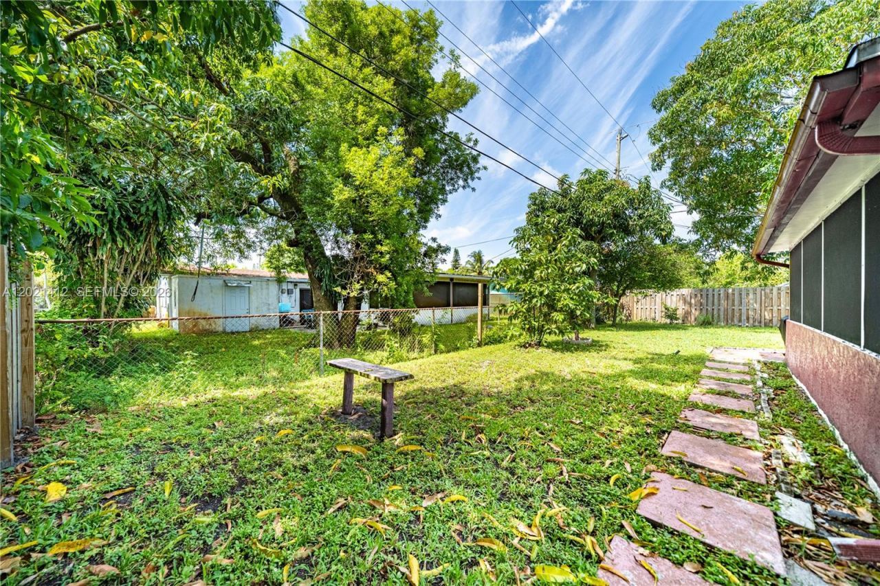 4360 NW 32nd Ct , Lauderdale Lakes, FL 33319 Photo
