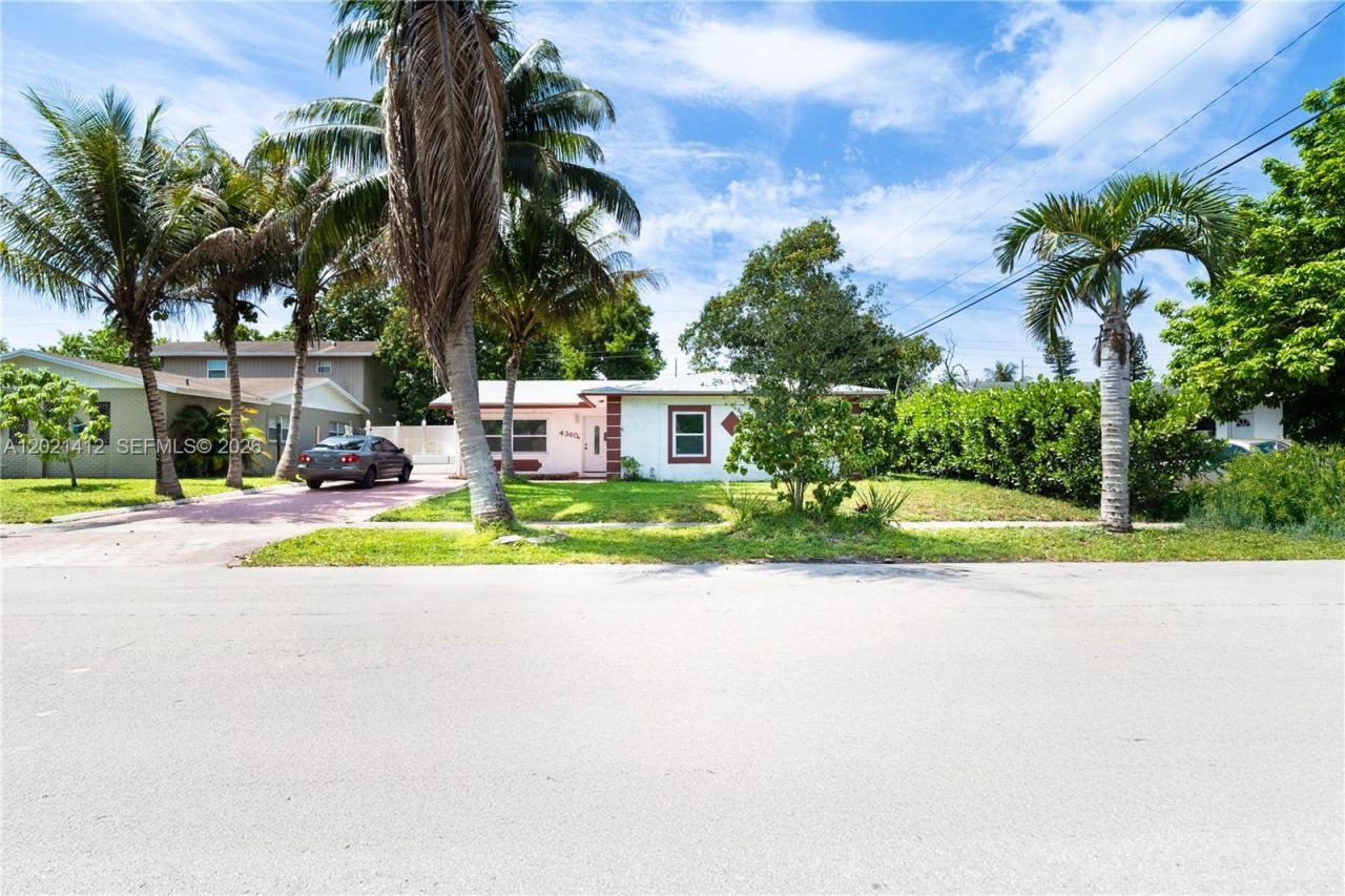 4360 NW 32nd Ct , Lauderdale Lakes, FL 33319 Photo