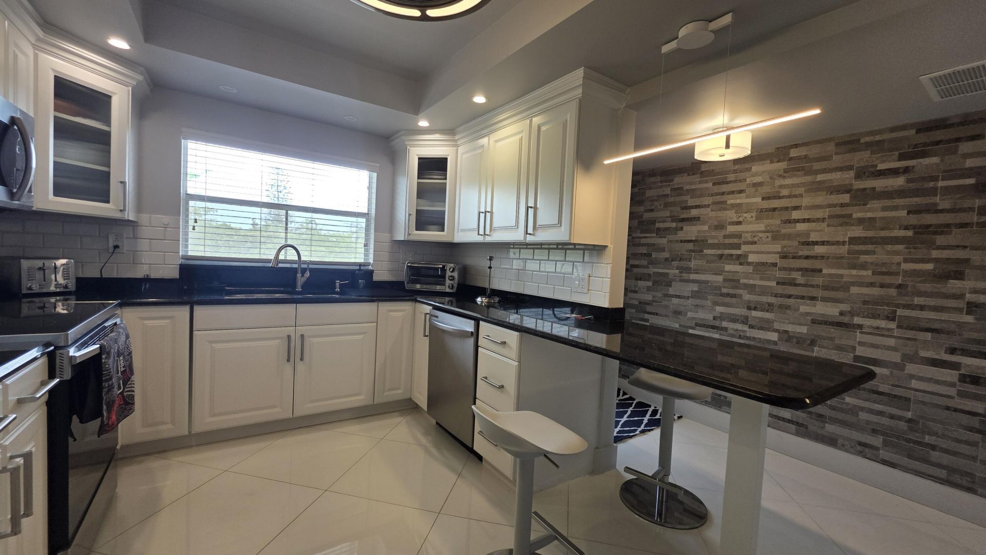 9301 Sunrise Lakes Boulevard, Unit 306, Sunrise, FL 33322 Photo