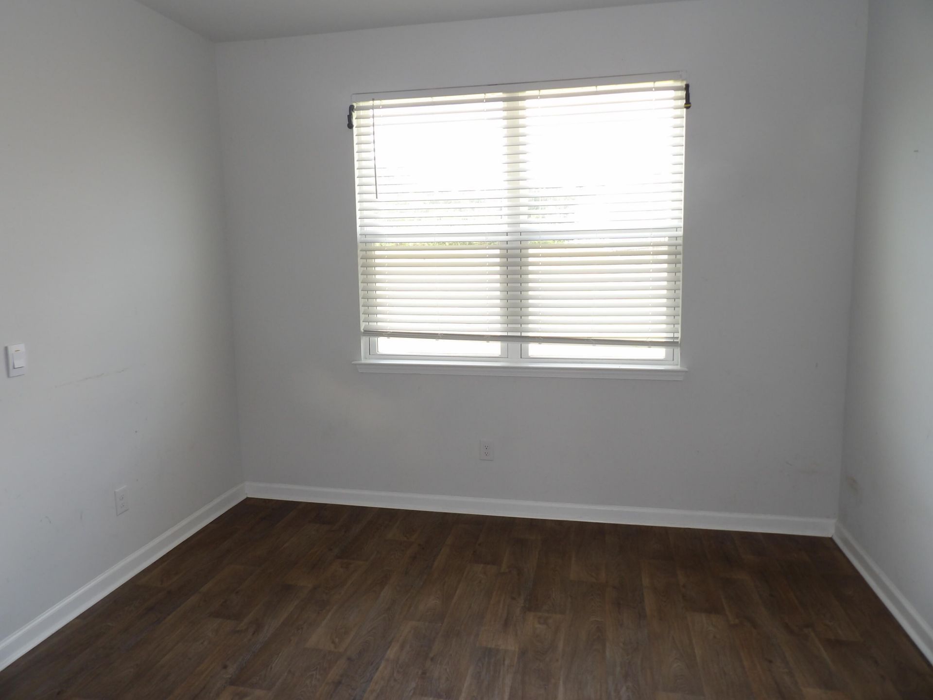 409 Cedarview Road Photo 5