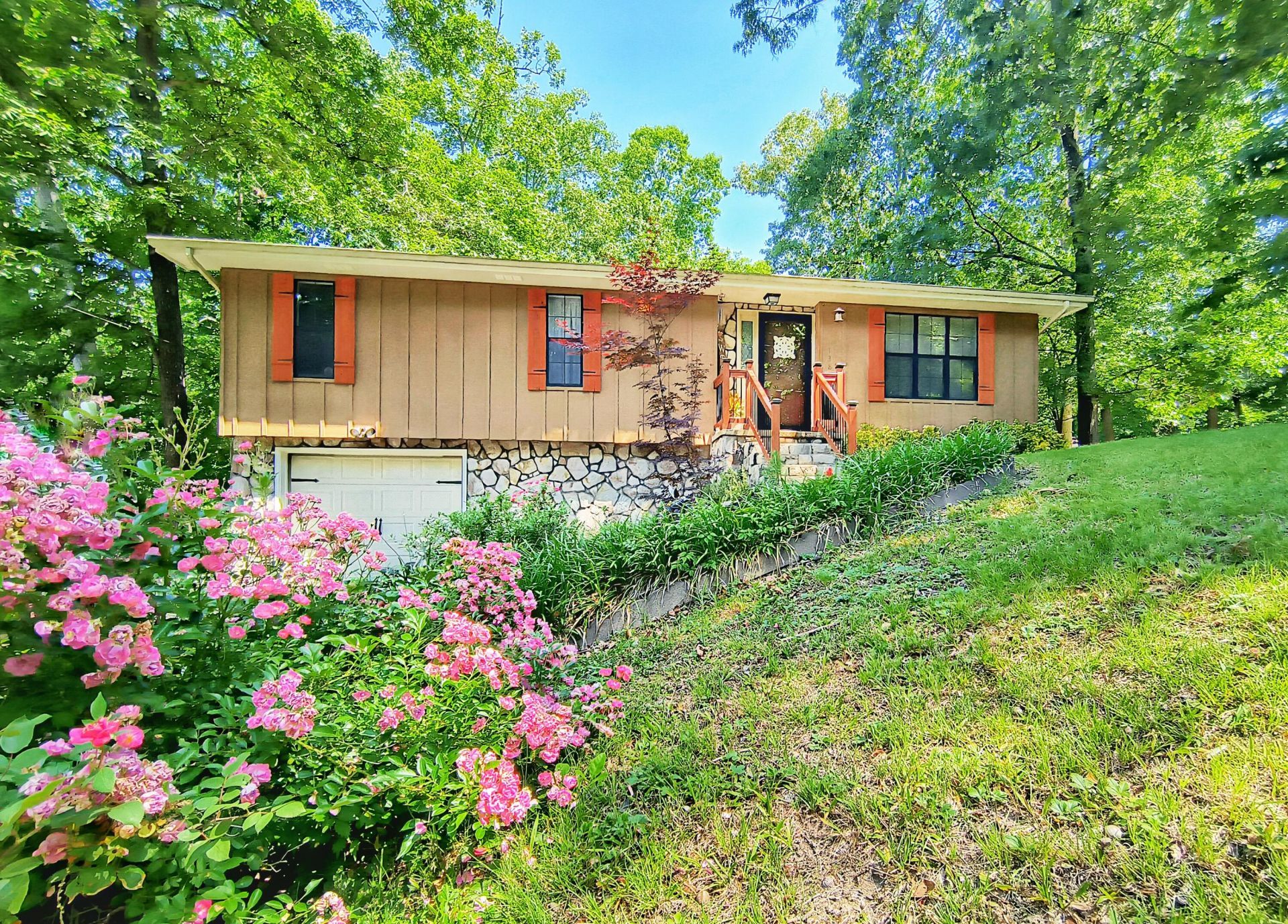138 Hill Street, Ringgold, GA 30736 Main Photo