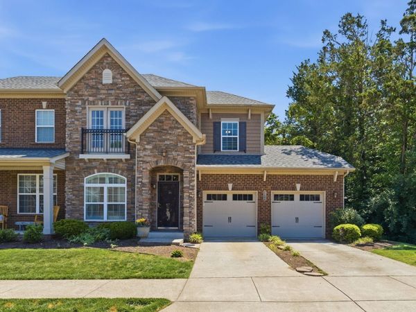 2106 Traemoor Village Ct, Nashville, TN 37209