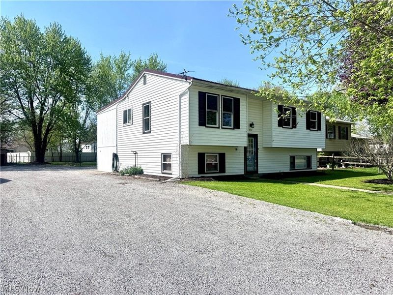 9774 Blanton Drive, Windham, OH 44288 Photo 2
