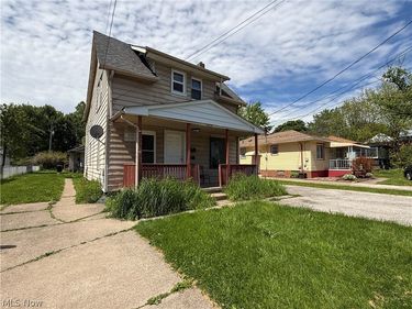 3834 Bosworth Road, Cleveland, OH 44111
