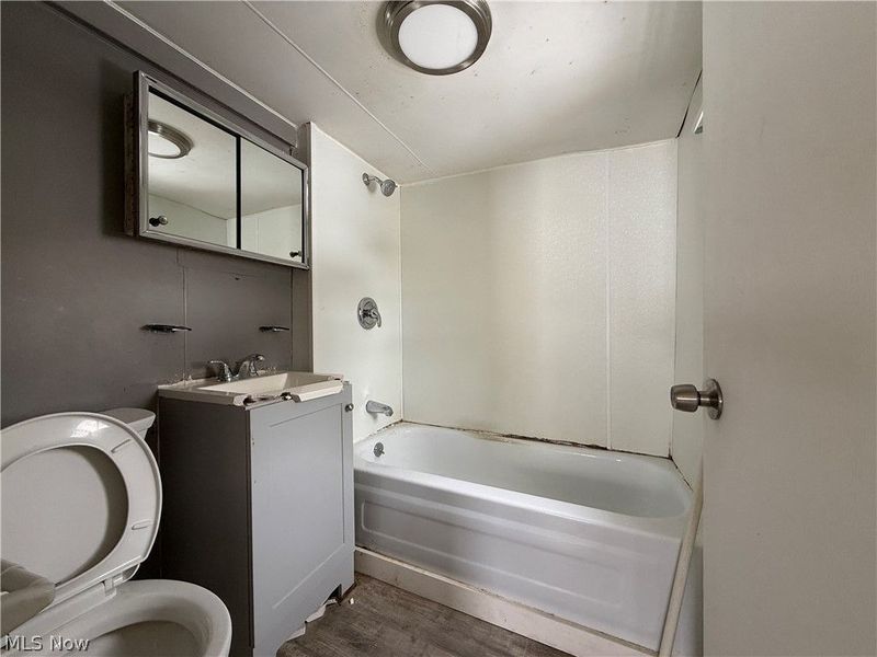3834 Bosworth Road, Cleveland, OH 44111 Photo 25