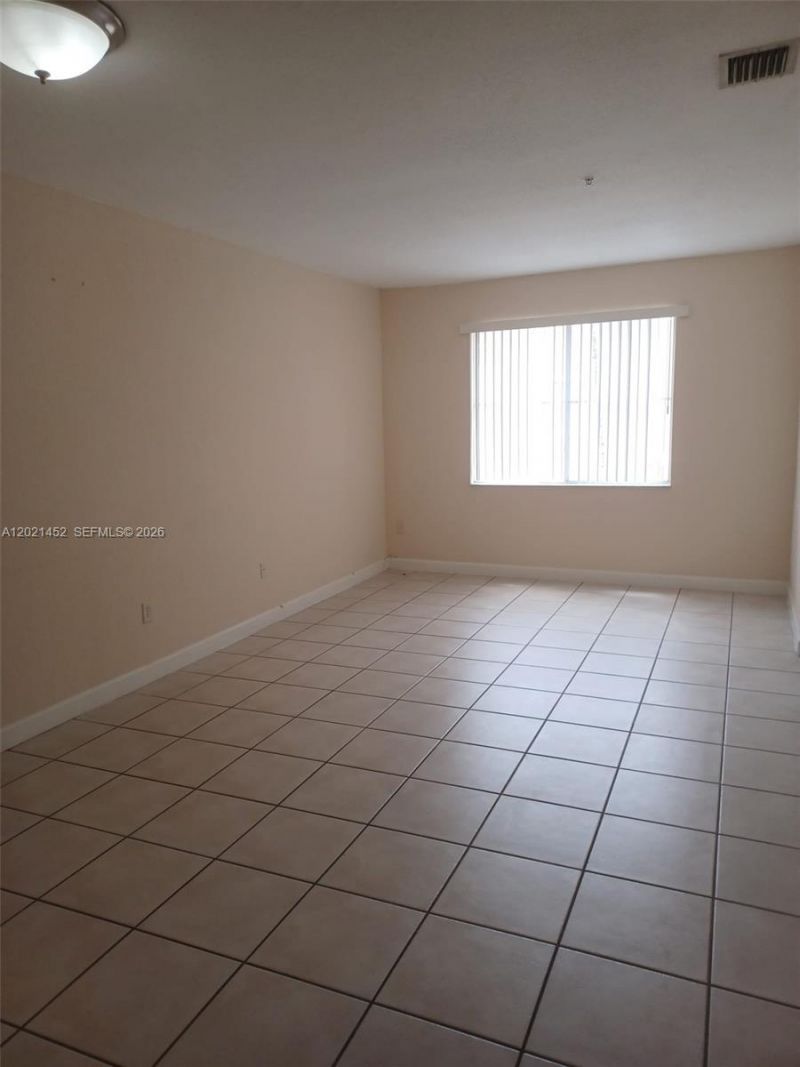 7250 NW 177th St , Unit 211-16, Hialeah, FL 33015 Photo
