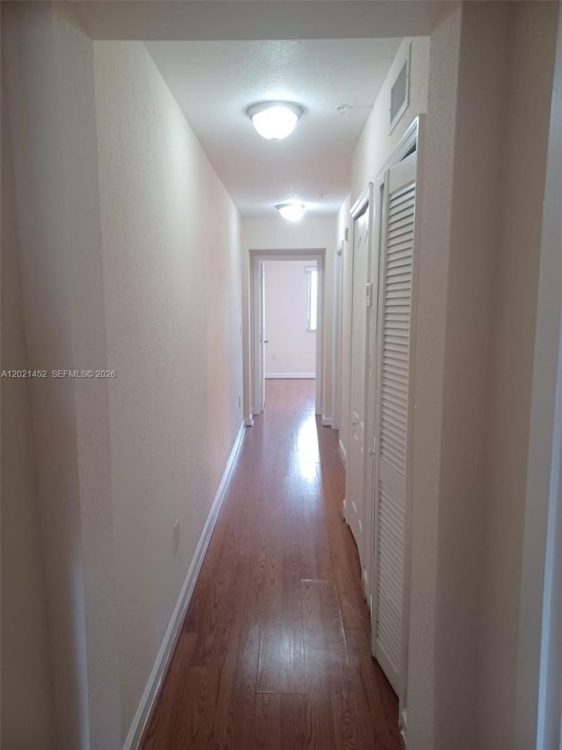 7250 NW 177th St , Unit 211-16, Hialeah, FL 33015 Photo