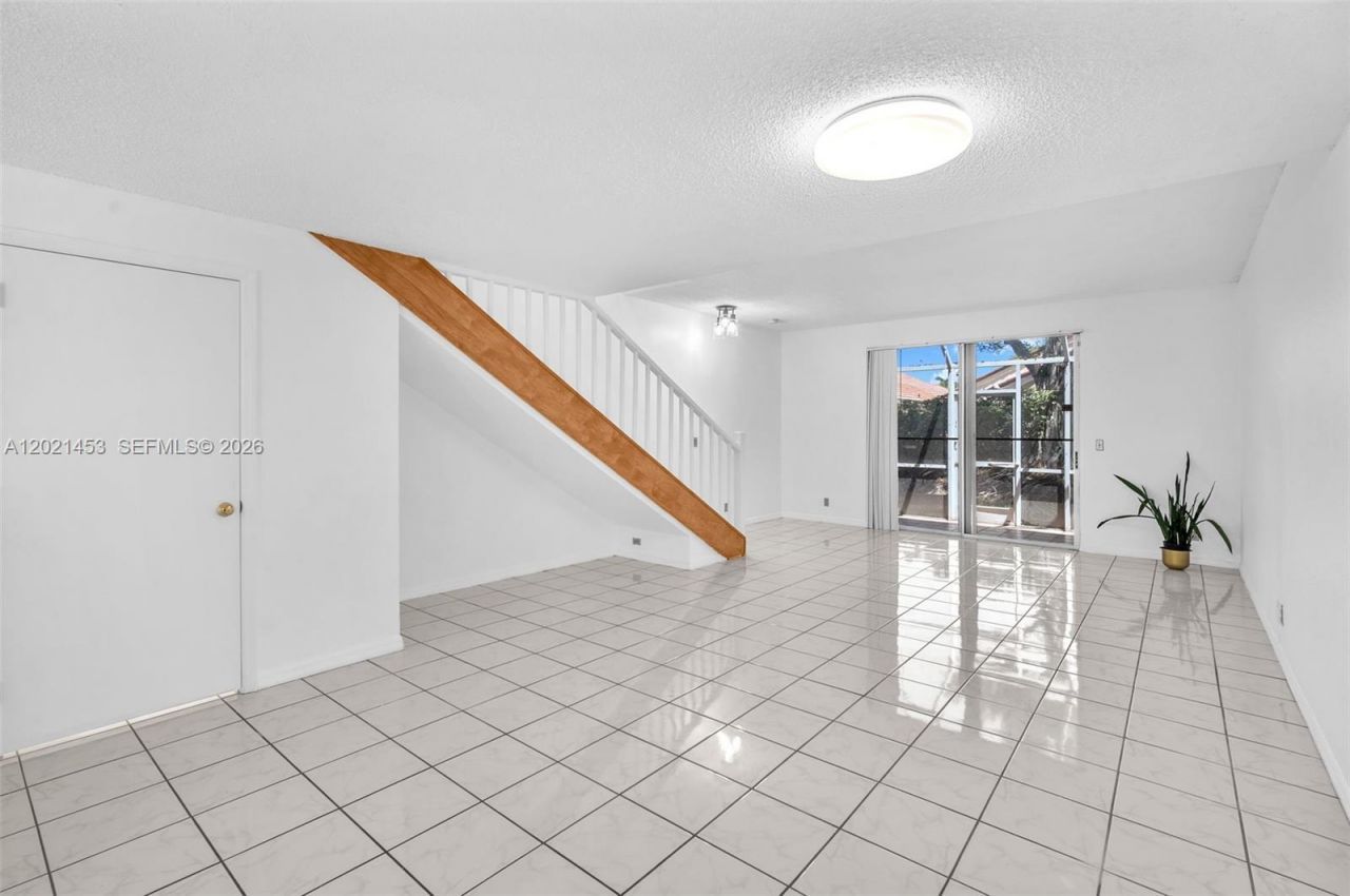 800 Sorrento Dr., Unit 2, Weston, FL 33326 Photo